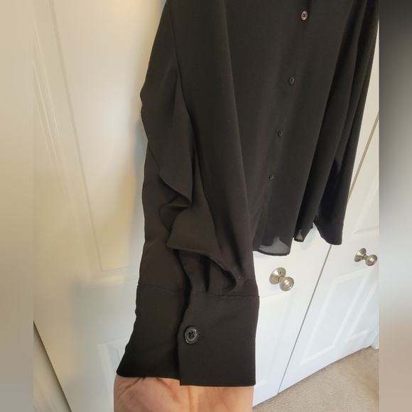 Eloquii Women's Plus Size Black Chiffon Collared Blouse with Flutter Trim - 18 - Picture 4 of 13